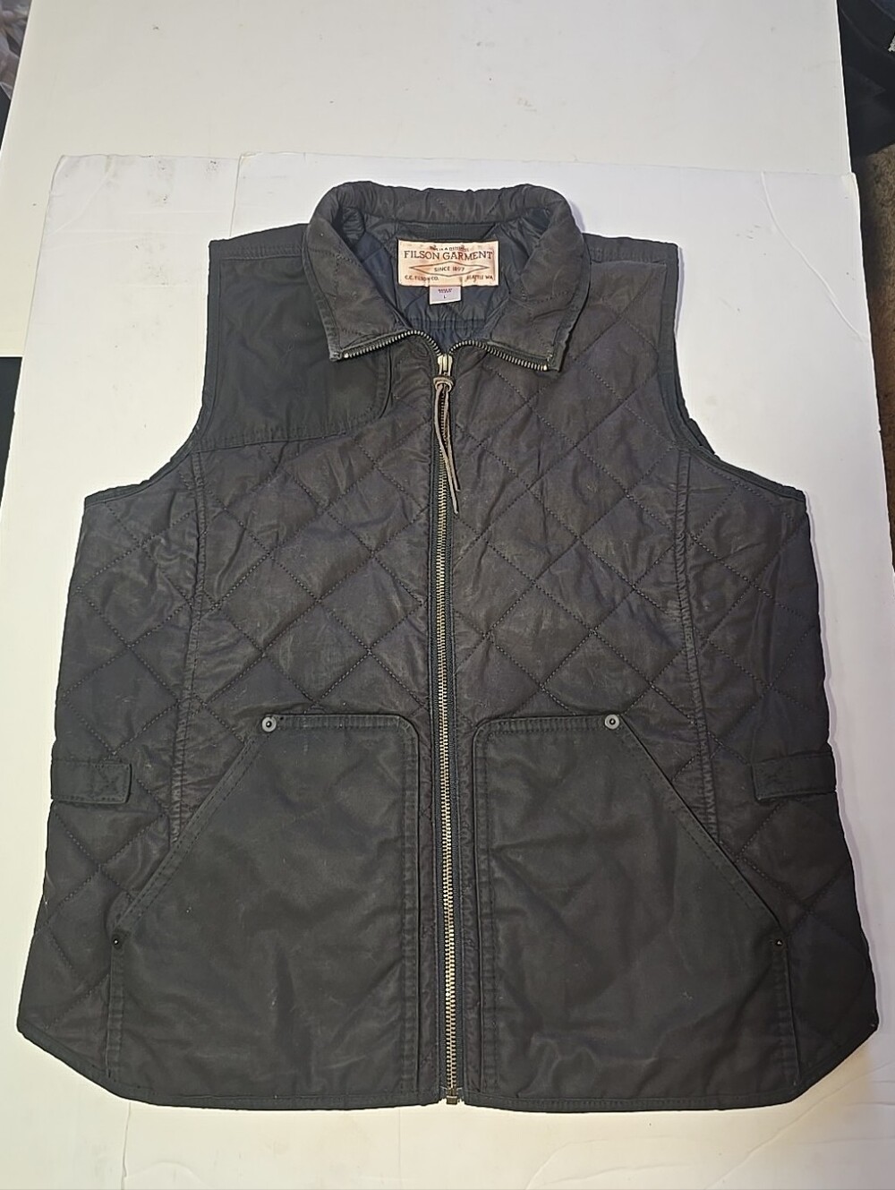 Filson Quilted Field Vest in Black Size L Runs A Bit Small SEE MEASUREMENTS